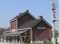 Beschermd Stationsgebouw ‘ASCH’: Rond 1877 werd het stationsgebouw van As in geb