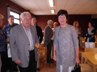 Op de voorgrond: bestuurslid Lambert Janssen en Frieda Brepoels